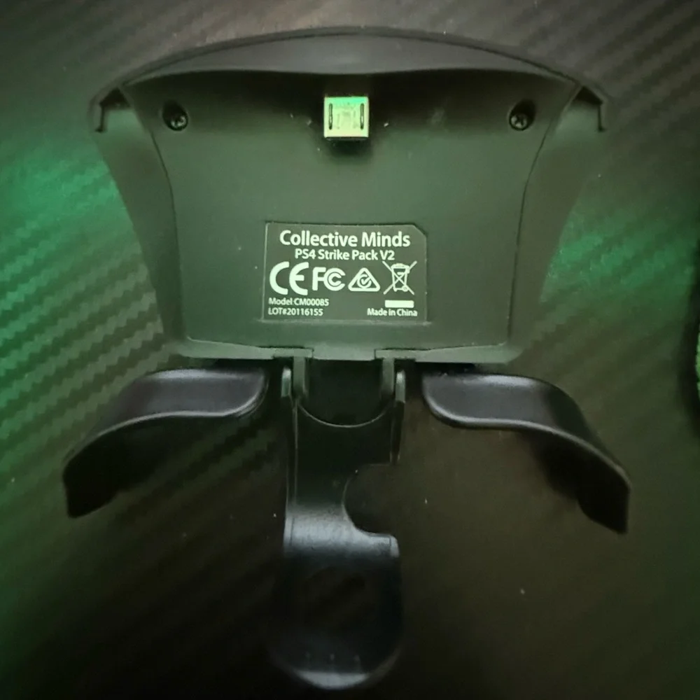 Black VR Headset Wall Mount